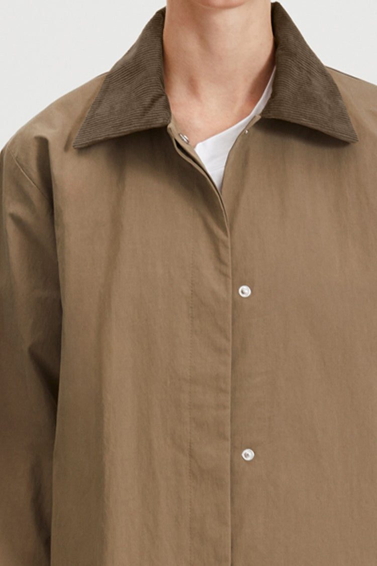 Sylvia coat loose flared trench wide sleeves army green khaki stylein detail image