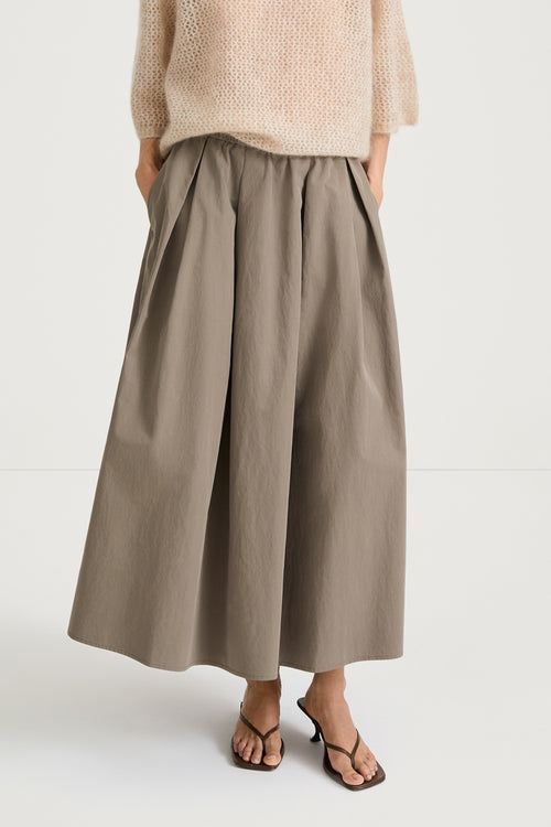 Mud khaki maxi trench skirt stylein sorina front model image