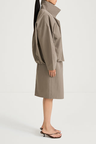 Khaki wind jacket stylein sarou side model image