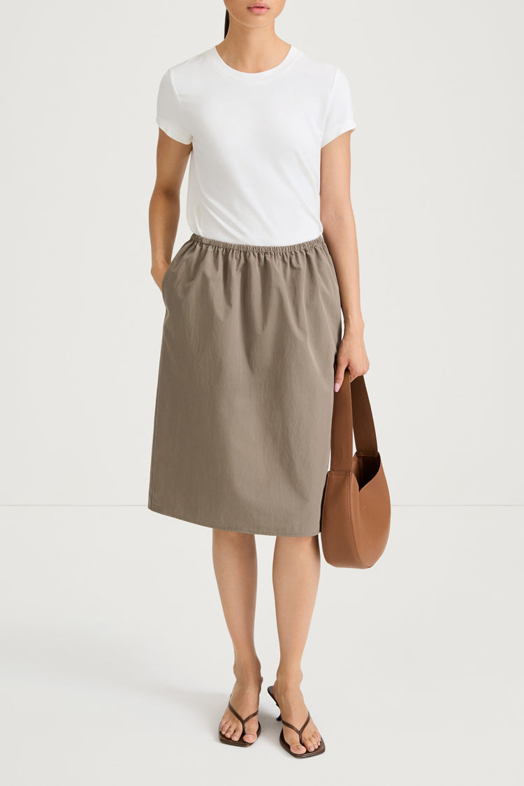 Knee long skirt khaki trench stylein sorrel front model image