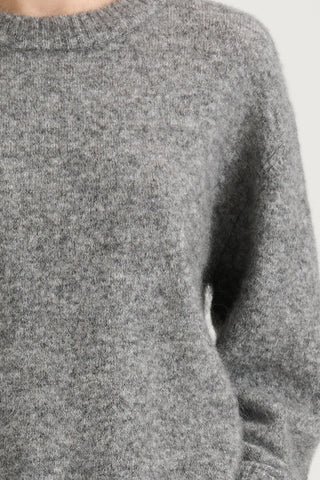 knitted grey cropped sweater stylein niclas short detail