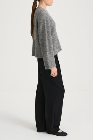 knitted grey cropped sweater stylein niclas short side