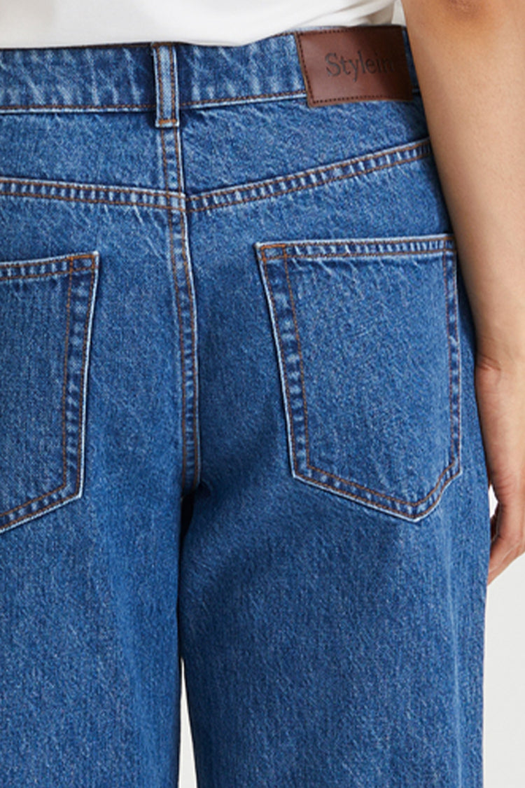 Kim mid blue loose fit low waist denim stylein detail
