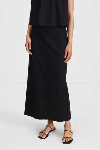 Saronno skirt ankle length black linen stylein front image