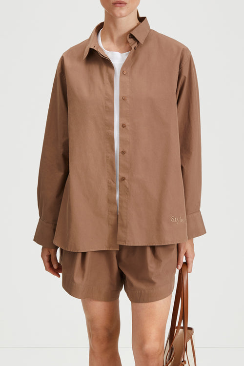 Jojo shorts flared mud brown stylein front image