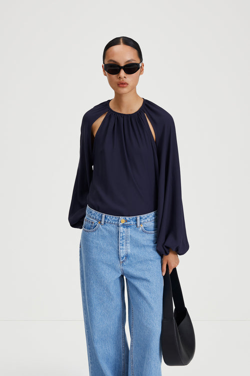 Maggiore blouse midnight navy cut out longsleeve stylein front image