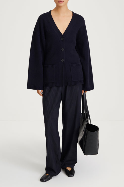 navy knitted cardigan stylein helia model image