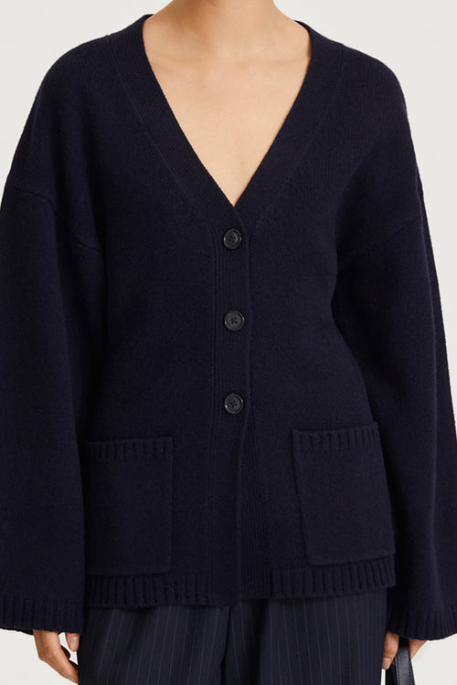navy knitted cardigan stylein helia detail