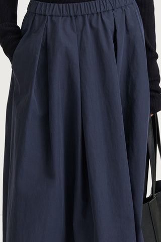 Navy maxi trench skirt navy stylein sorina front close up model image