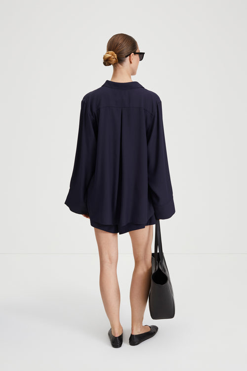 Mortara shirt collar loose flared midnight navy stylein back image