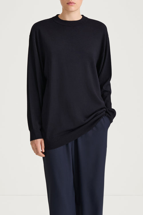 Navy sweater crew neck stylein hera front close up model image