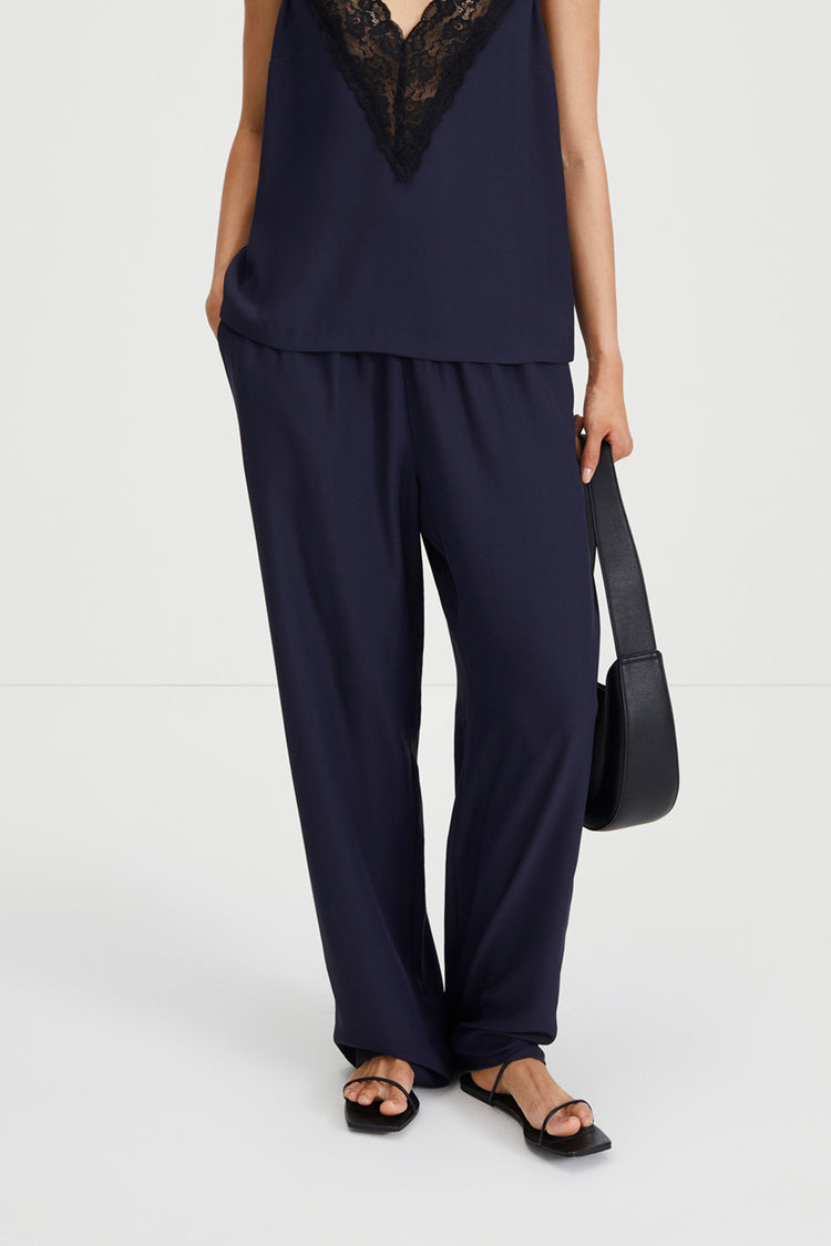 Maria long trousers wide leg midnight navy stylein front image