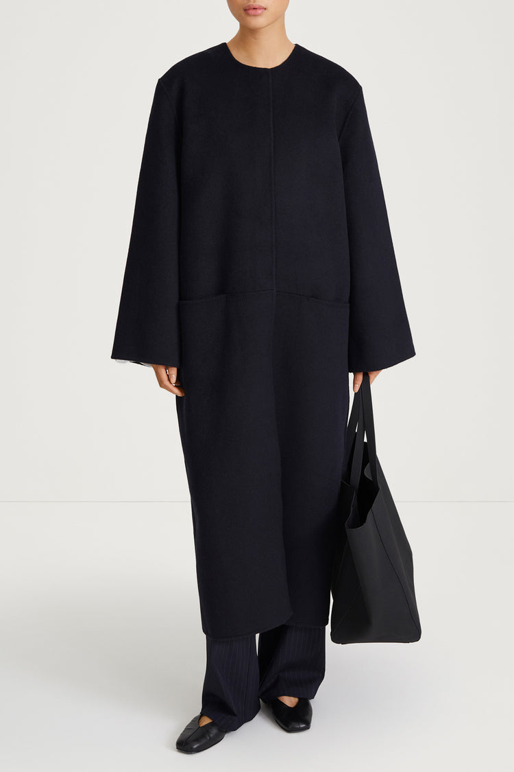 navy wool coat long stylein talani model image