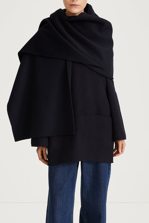 tecla wool scarf midnight stylein model image