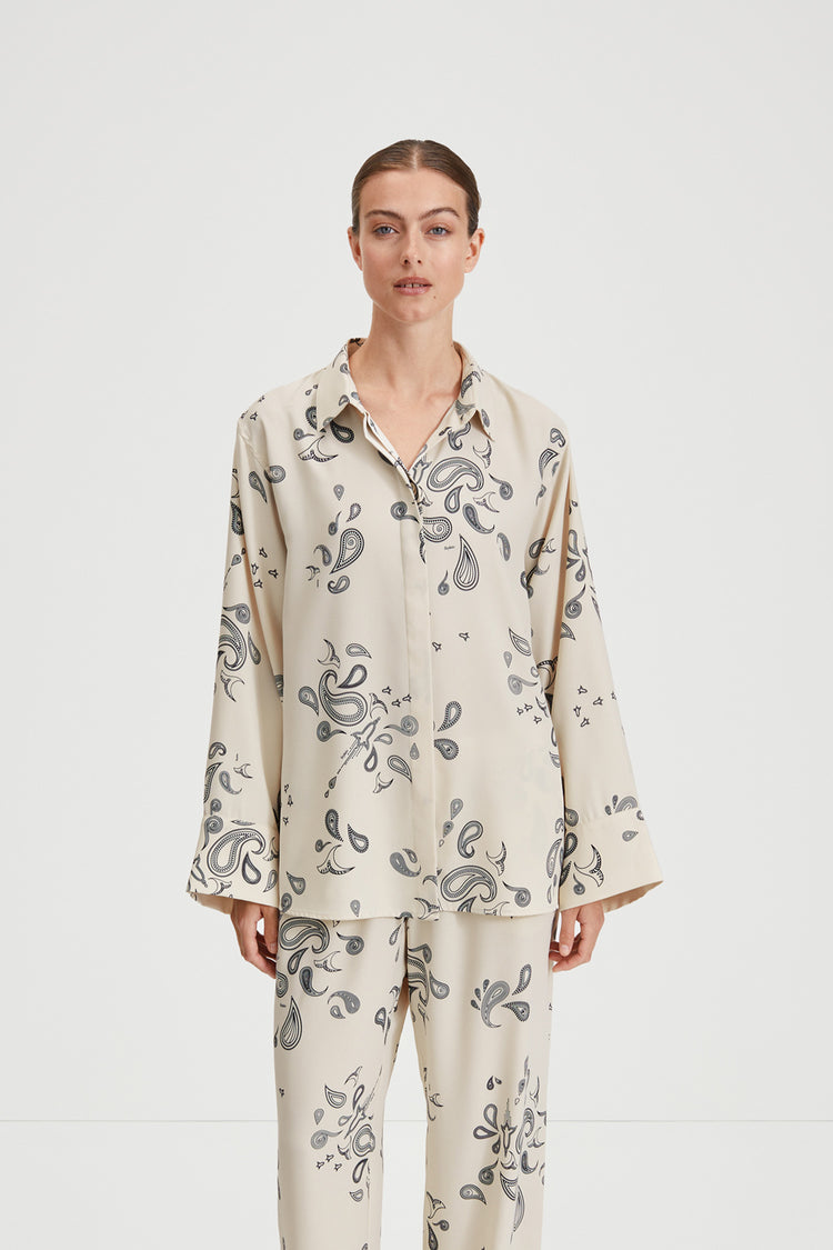 Mortara shirt paisley pattern stylein front image