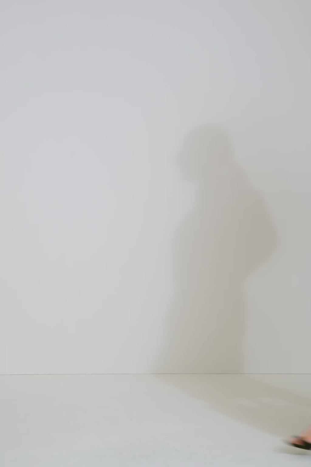 Janis shirt light blue stylein model video