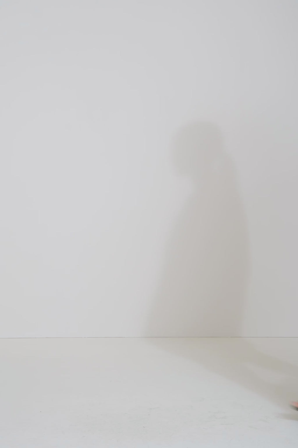 black-wool-coat-stylein-tara-video