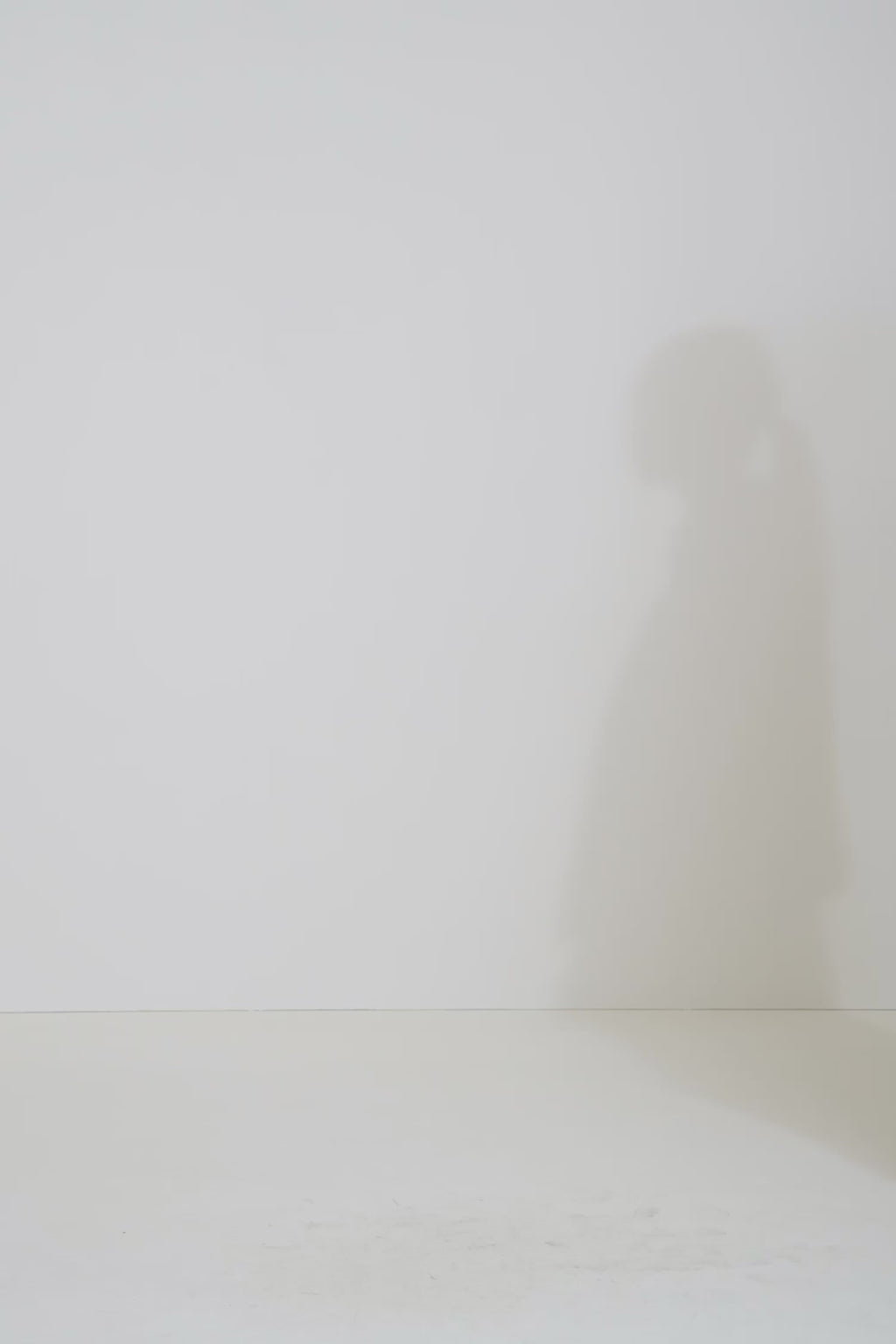 White wide sleeve shirt stylein jovanna model video