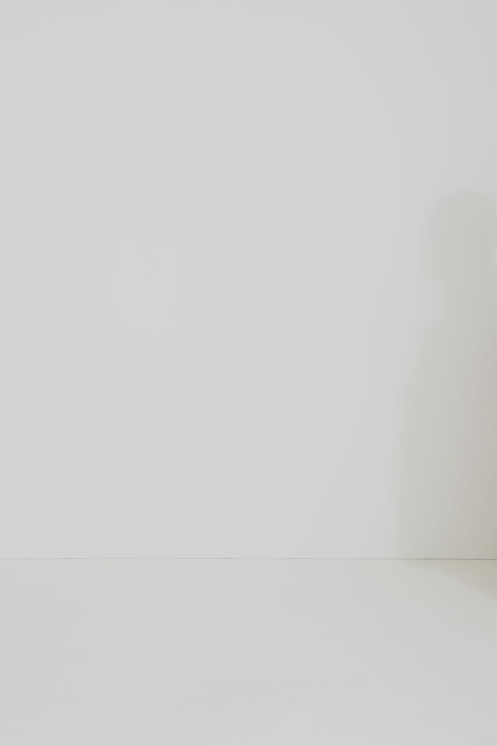 Sonya flared trench cotton shorts cream stylein model video