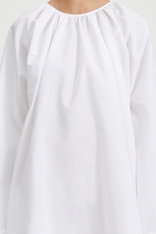 Juni dress short voluminous shape full length sleeves white stylein detail image