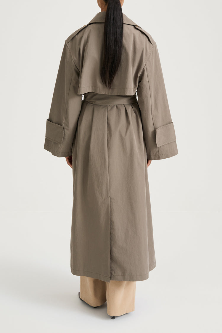 Siena trench coat mud khaki long stylein back model image