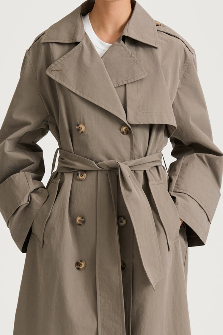 Siena trench coat mud khaki long stylein front close up model image