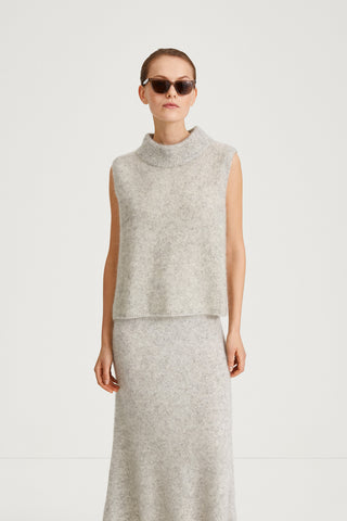 sleeveless mohair knit grey nellie stylein front