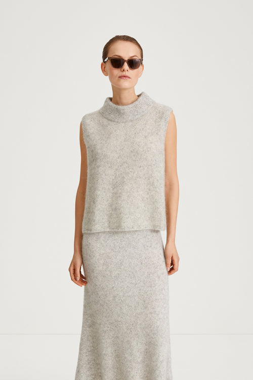 sleeveless mohair knit grey nellie stylein front