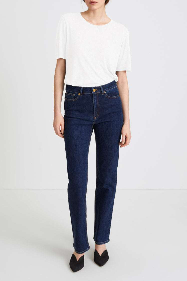 slim-fit high waist dark blue denim kaden stylein front