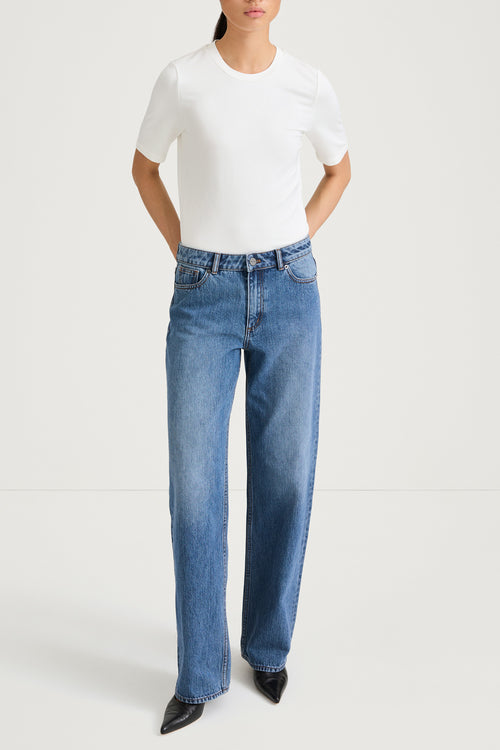 steel blue straight full-lenght denim stylein kiara front close-up model image