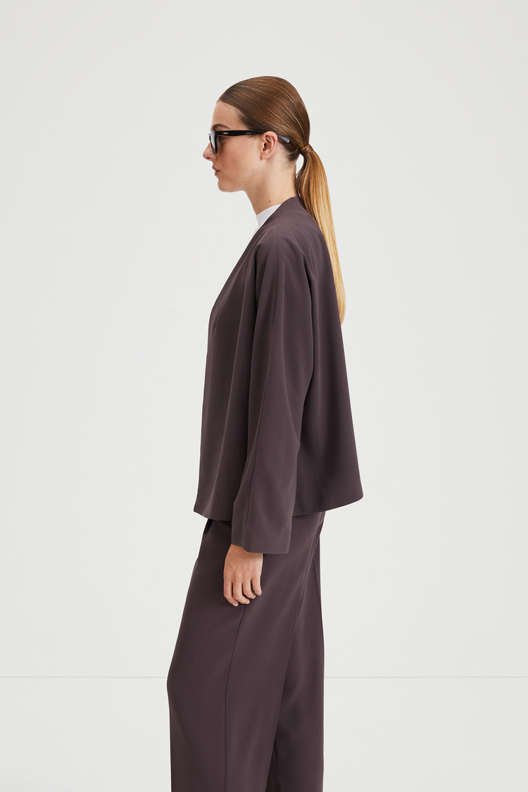 Barrea jacket short crepe one piece collar stand at back dropped shoulders brown stylein side image