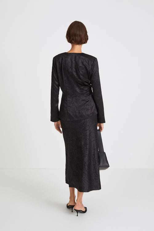 Monopoli top creased satin long sleeves form fitting v neck shoulder pads button black stylein back image