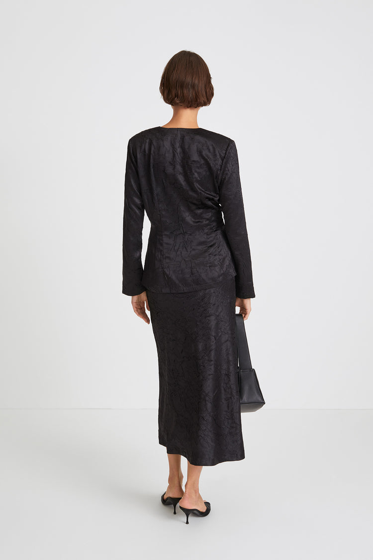 Monopoli top creased satin long sleeves form fitting v neck shoulder pads button black stylein back image