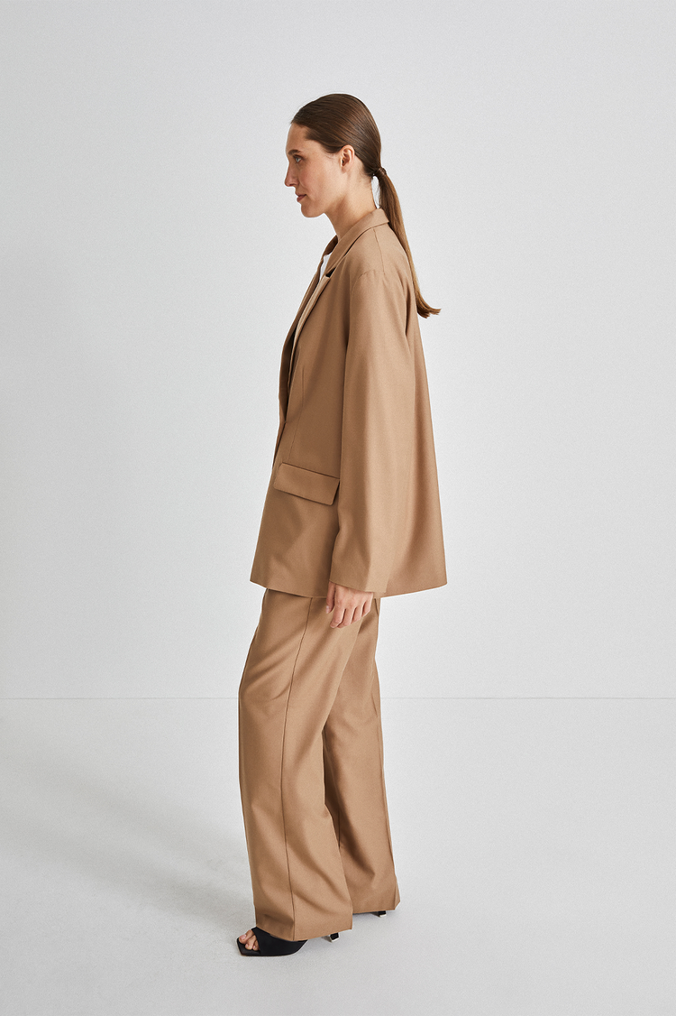 Burano blazer wool mix oversized double breasted slit at sleeve thin shoulder pads semi stand collar beige stylein side image