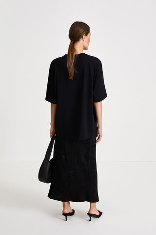 Inga skirt light maxi crushed plisse bias cut shiny black stylein back image