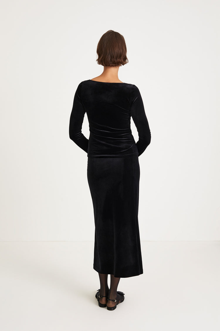 Claudi long skirt maxi velvet slight flare black stylein back image 