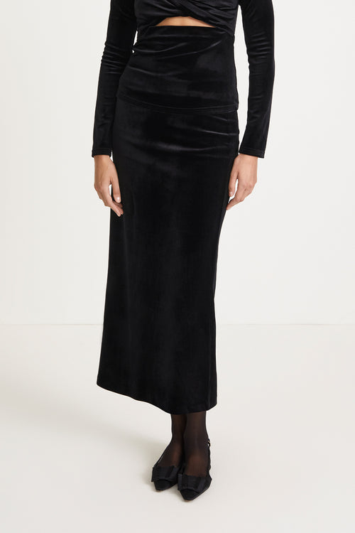 Claudi long skirt maxi velvet slight flare black stylein front image
