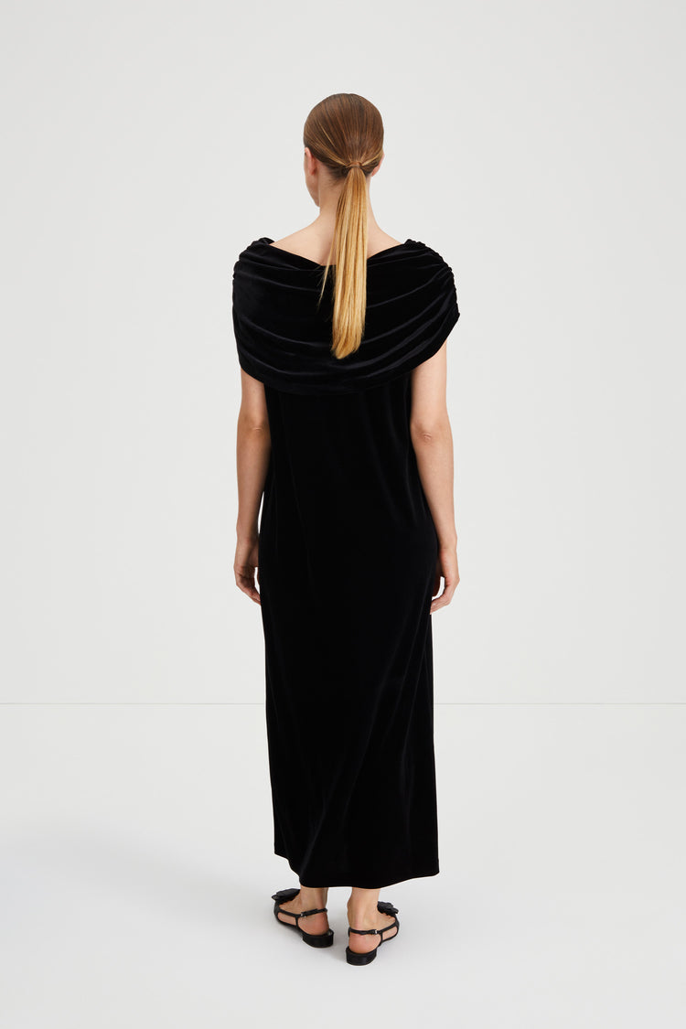 Carro dress loose fitting sleevless draped cape rounded neckline velvet black stylein back image