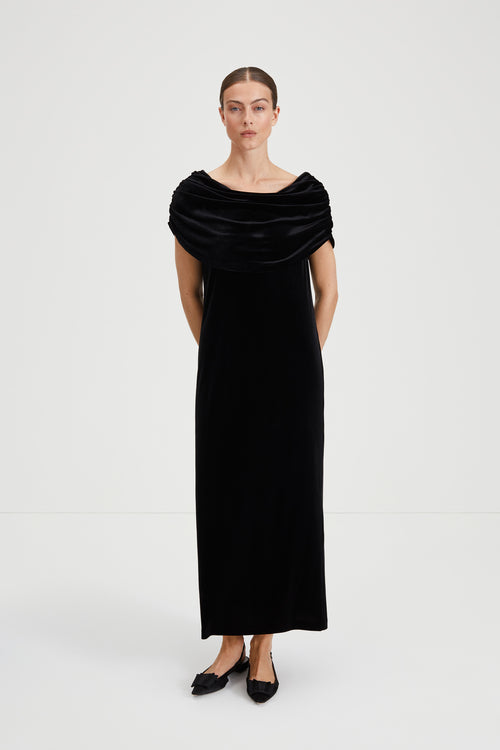 Carro dress loose fitting sleevless draped cape rounded neckline velvet black stylein front image