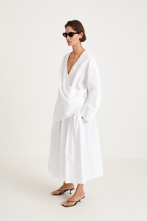 Johnny shirt voluminous v neckline overlapping front panels wide cuffs white stylein side image