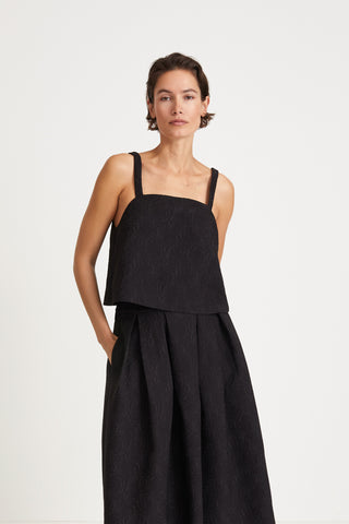 Jagna top cropped sleeveless square neckline wide silhouette black jacquard stylein front close image