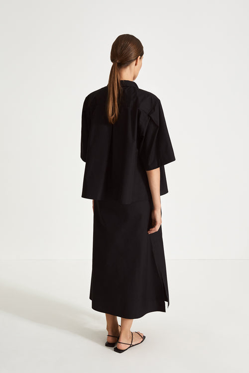 Jensen shirt short sleeved button down cropped length relaxed fit black stylein back image