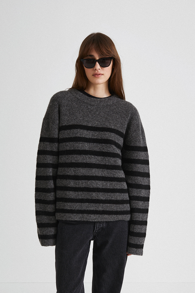 Black sales levi jumper