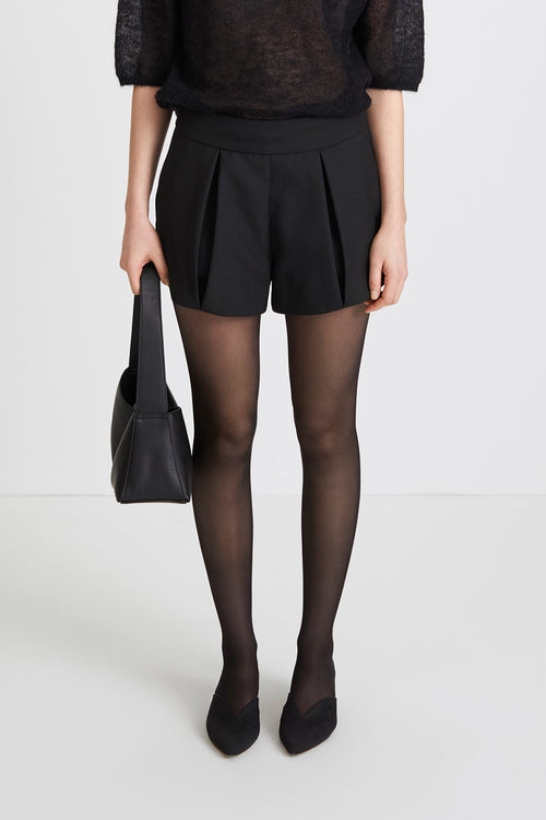 Briena shorts mini box pleats black stylein front close image