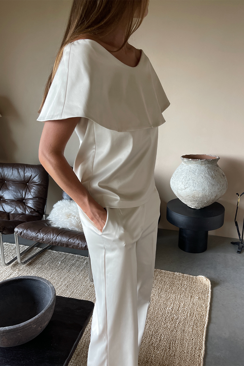 Beatrice top off shoulder crepe shiny straight fit wide off shoulder piece  cream stylein side image