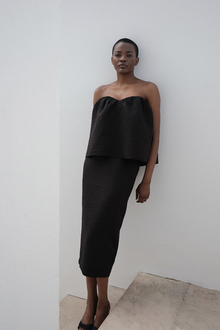 Midas top bandeau heart shaped bust gathering details jacquard fabric flower print black stylein imagery 