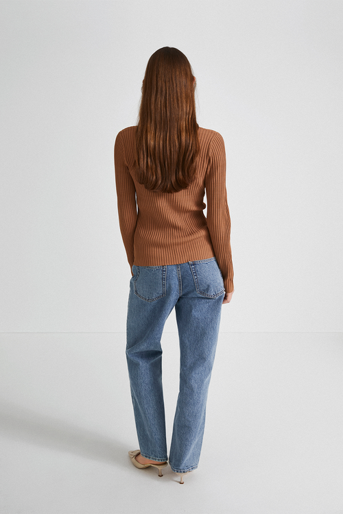 Paisley top long sleeve knitted curved neckline decorative breast cups camel stylein back image