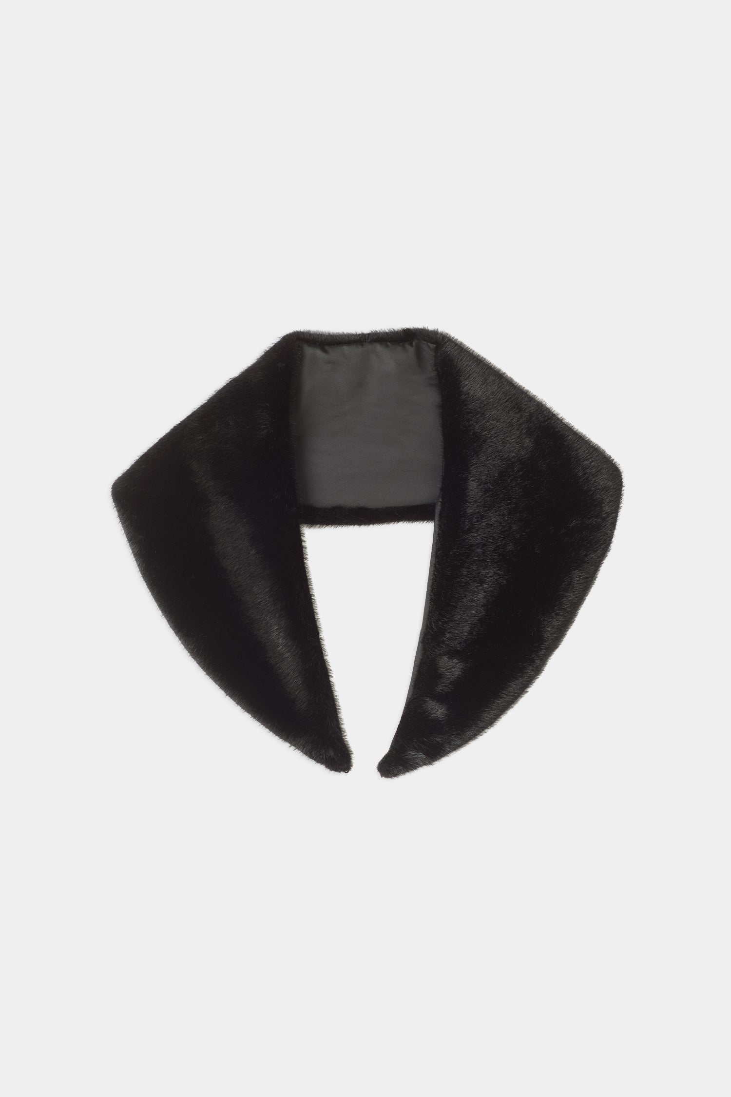 black faux fur collar packshot
