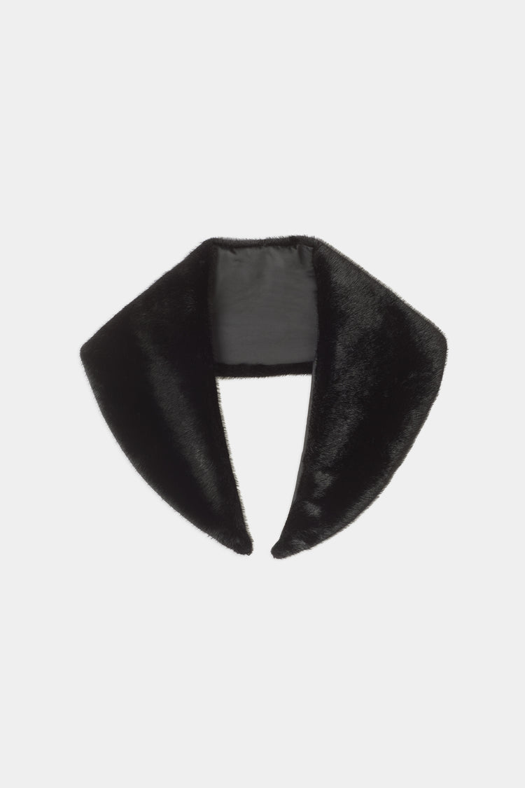 black faux fur collar packshot