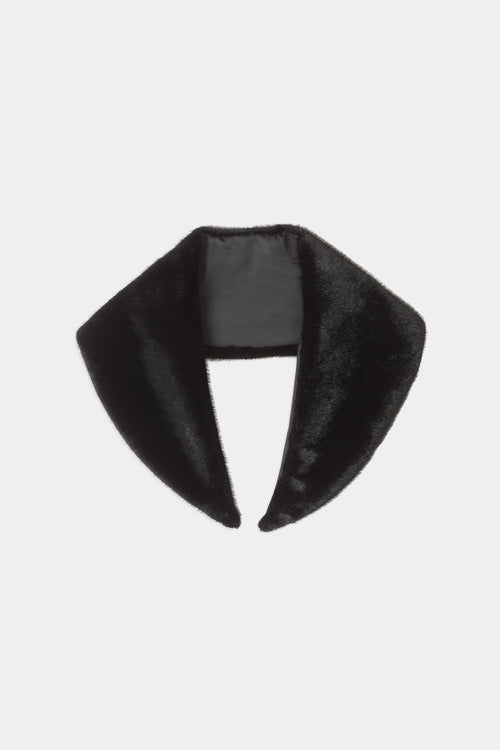 black faux fur collar packshot